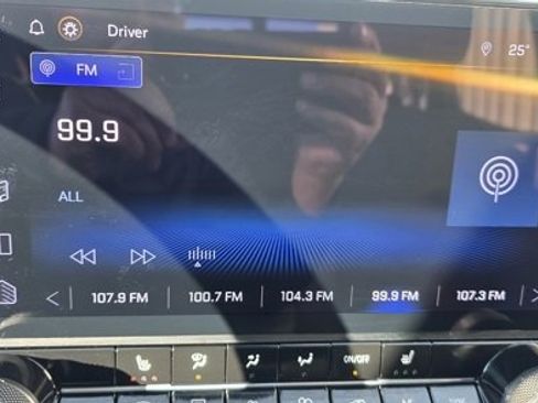 Used 2024 Chevrolet Colorado ZR2 w/ Technology Package image 18