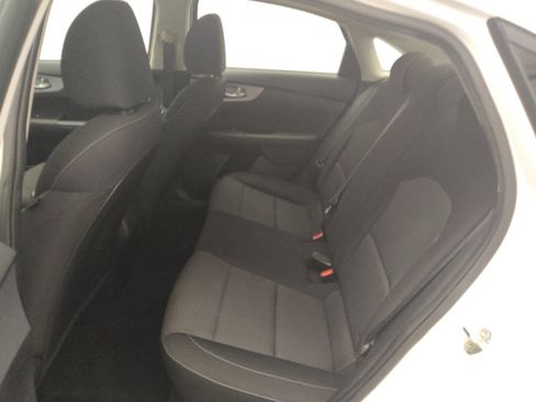 Used 2022 Kia Forte LXS w/ LXS Technology Package FWD image 18