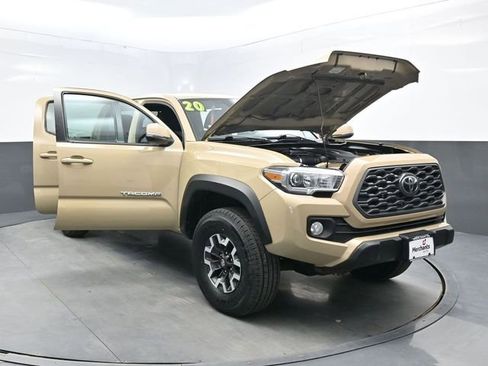 Used 2020 Toyota Tacoma TRD Off-Road w/ Technology Package AWD/4WD image 40