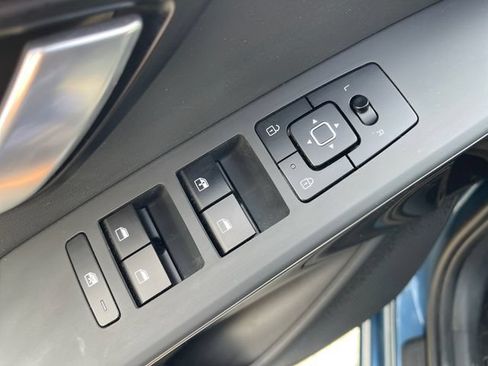 Used 2024 Kia Niro EX FWD image 29