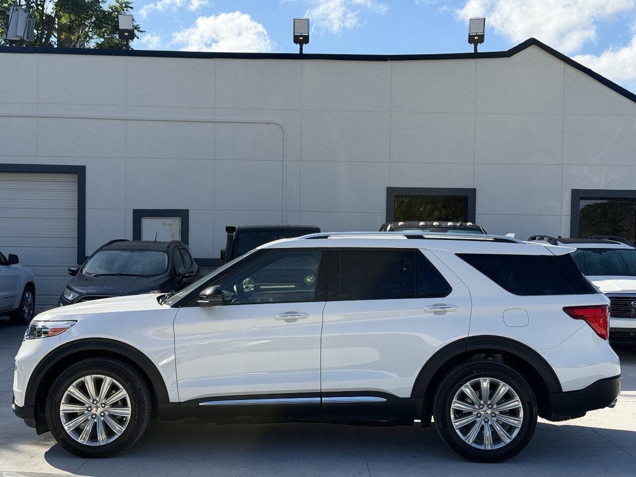 Used 2020 Ford Explorer Limited AWD/4WD image 4
