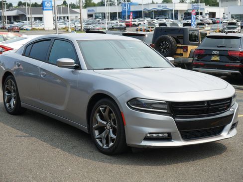 Used 2016 Dodge Charger SXT w/ Rallye Group RWD image 7
