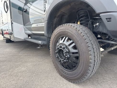 Used 2022 Ford F550 4x4 Regular Cab Super Duty w/ XLT Value Package image 7