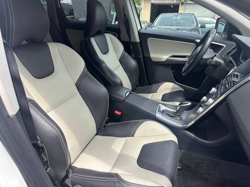 Used 2017 Volvo XC60 T6 Dynamic w/ Preferred Option Package AWD/4WD image 13