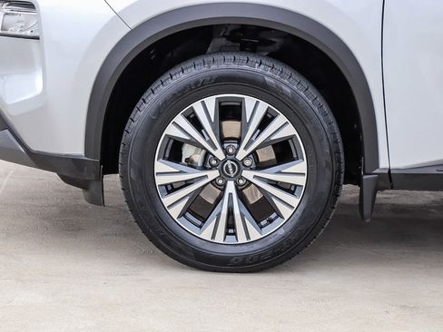 Used 2023 Nissan Rogue SV w/ SV Premium B Package FWD image 11