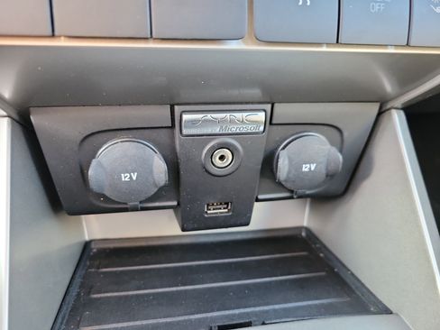 Used 2010 Ford Focus SES image 25