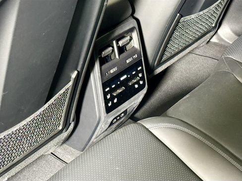 Certified 2025 Porsche Macan 4 Electric AWD/4WD image 18