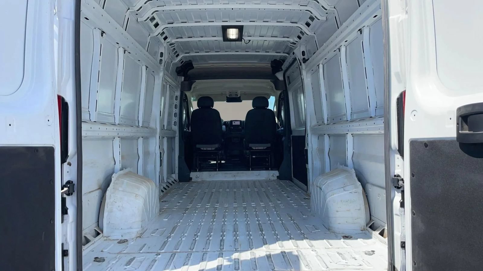 Used 2025 RAM ProMaster 3500 w/ Convenience Group FWD image 37