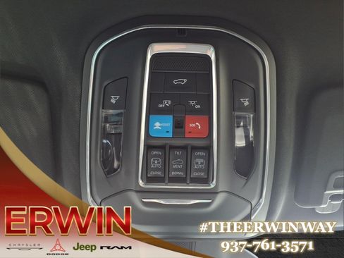 Used 2025 Jeep Grand Cherokee Limited w/ Luxury Tech Group II AWD/4WD image 22