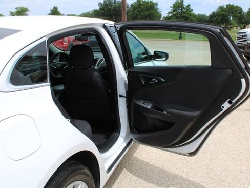 Used 2023 Chevrolet Malibu LT FWD image 44