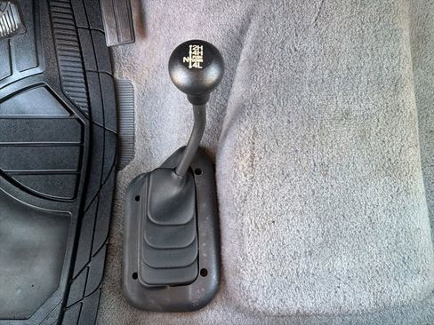 Used 1996 Ford Bronco XLT image 33