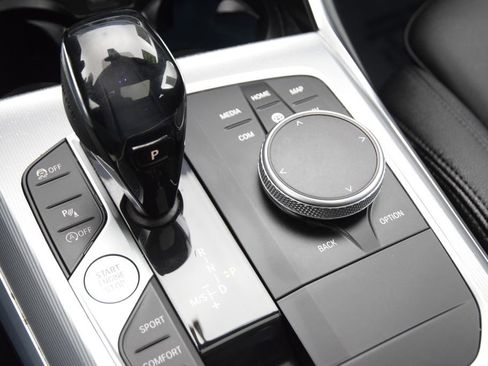 Used 2021 BMW 330i Sedan w/ Driving Assistance Package image 34