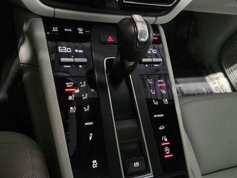 Certified 2023 Porsche Macan S AWD/4WD image 16