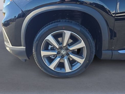 Certified 2024 Honda Pilot Touring image 9