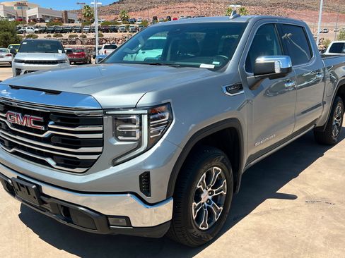 Used 2025 GMC Sierra 1500 SLT AWD/4WD image 1