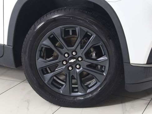 Used 2021 Chevrolet Traverse RS AWD/4WD image 17