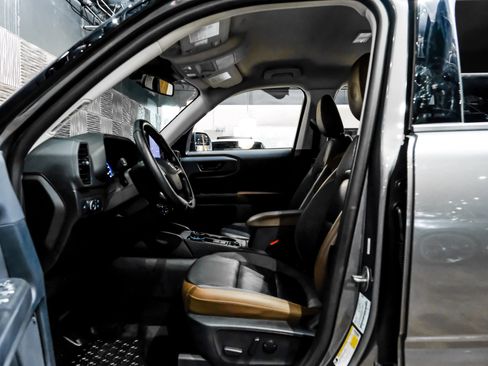 Used 2022 Ford Bronco Sport Outer Banks w/ Tech Package AWD/4WD image 4