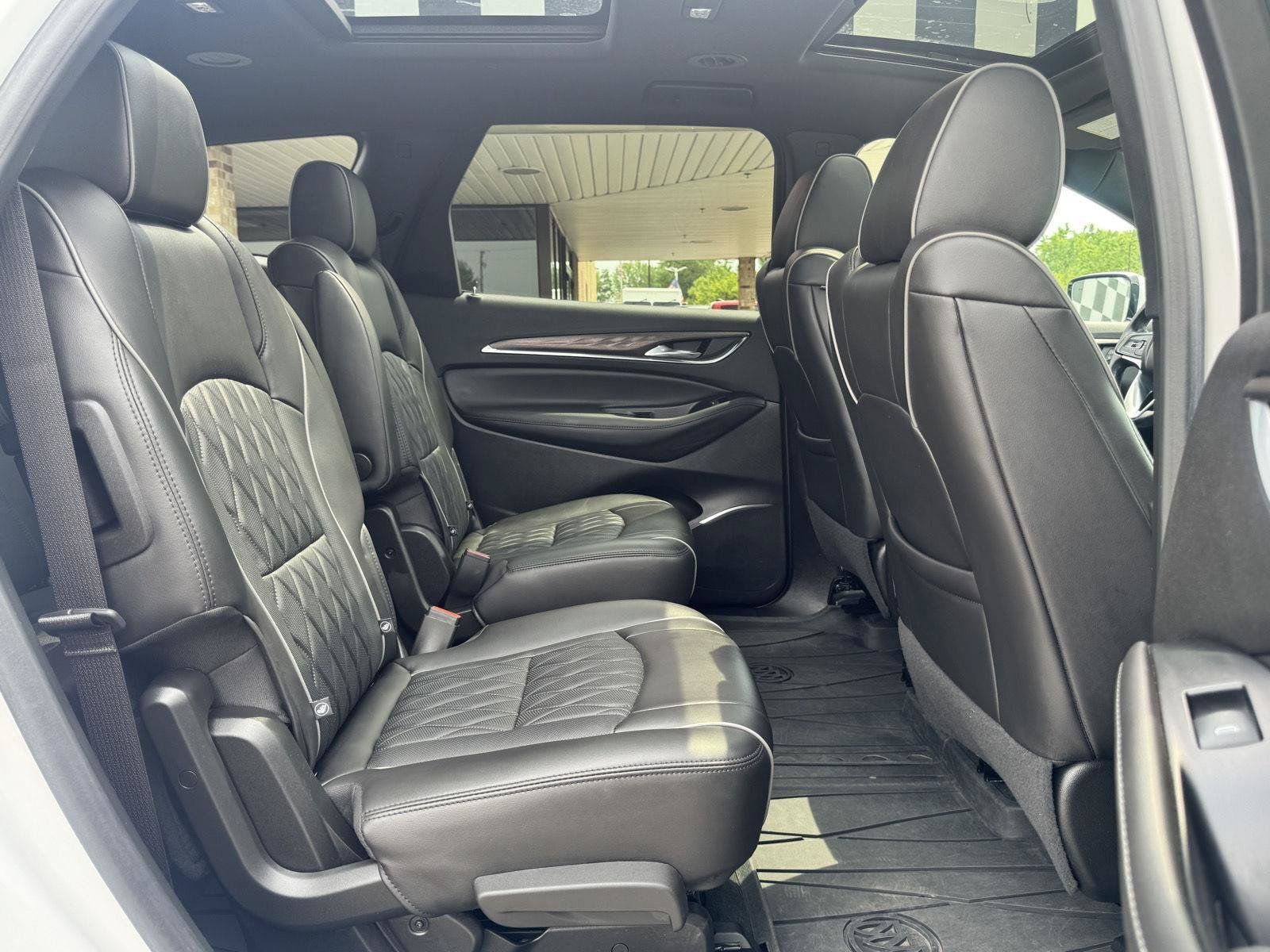 Used 2023 Buick Enclave Avenir w/ Avenir Technology Package AWD/4WD image 31