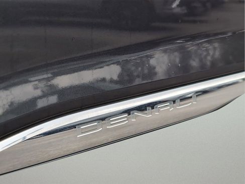 Used 2023 GMC Acadia Denali w/ Trailering Package image 10