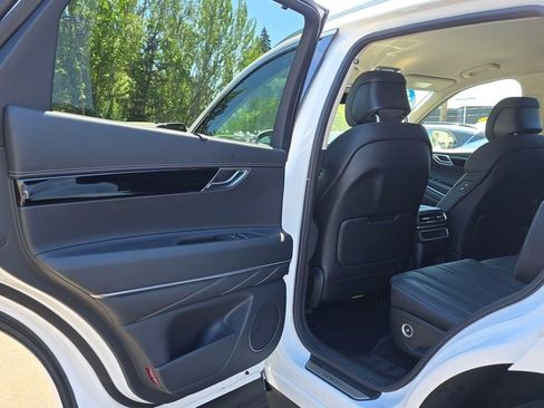 Used 2025 Genesis GV80 2.5T AWD/4WD image 15