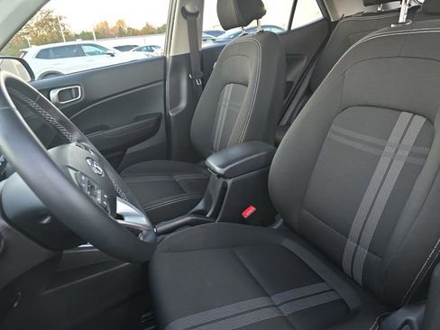 Used 2024 Hyundai Venue SEL image 14