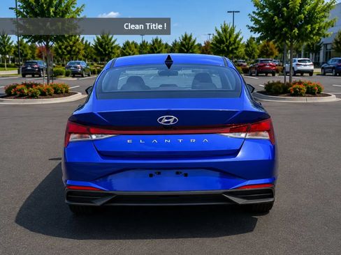 Used 2023 Hyundai Elantra SEL w/ Convenience Package FWD image 4