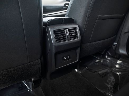 Used 2024 Nissan Rogue SV FWD image 27