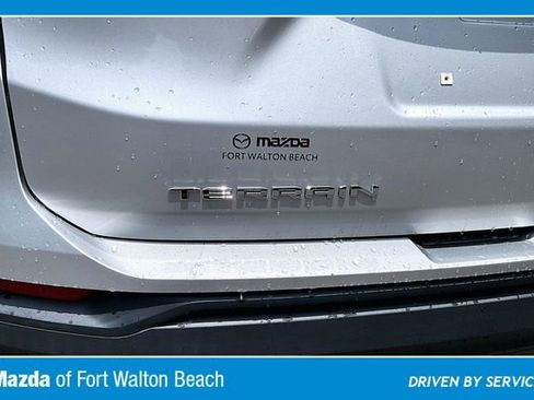 Used 2022 GMC Terrain SLE FWD image 26