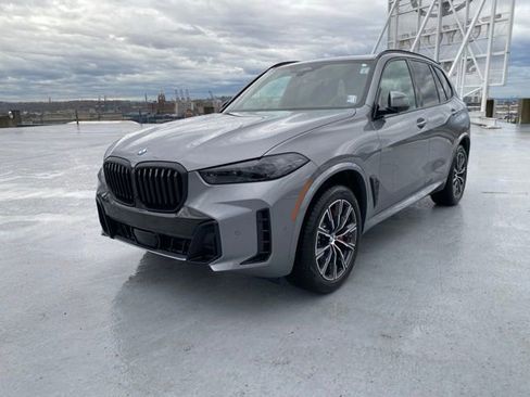 Used 2026 BMW X5 xDrive40i w/ M Sport Package image 4