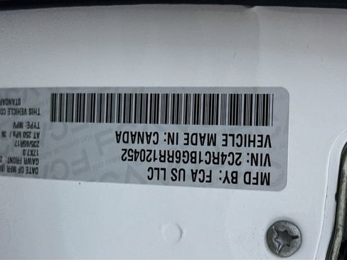 Used 2024 Chrysler Pacifica Touring-L FWD image 36
