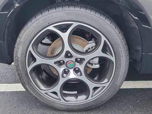 New 2024 Alfa Romeo Tonale Ti w/ Premium Interior Package image 5