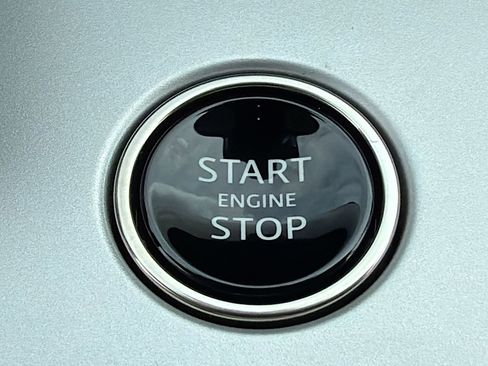 New 2026 Land Rover Range Rover SE image 37