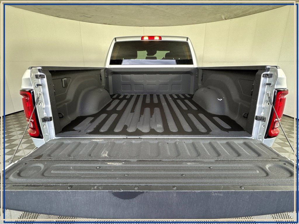 Certified 2026 RAM 2500 Big Horn AWD/4WD image 40
