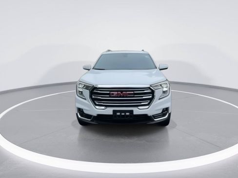 Used 2023 GMC Terrain SLT w/ Infotainment Package II AWD/4WD image 3