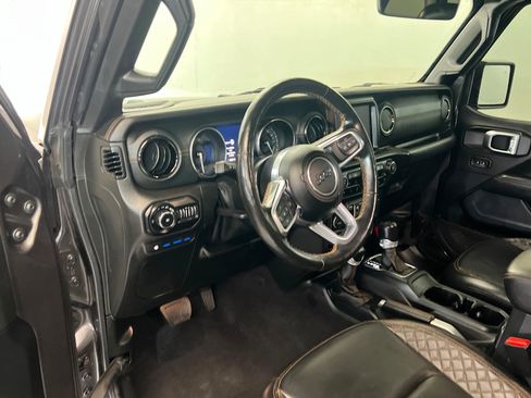 Used 2021 Jeep Wrangler Unlimited Sahara AWD/4WD image 15