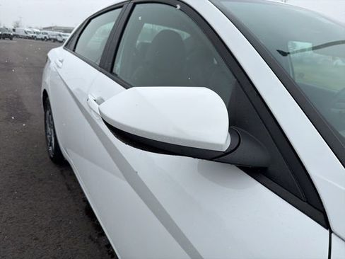 Used 2024 Hyundai Elantra SEL image 4