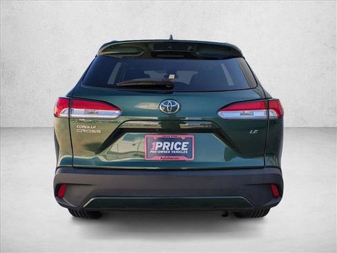 Certified 2022 Toyota Corolla Cross LE image 7
