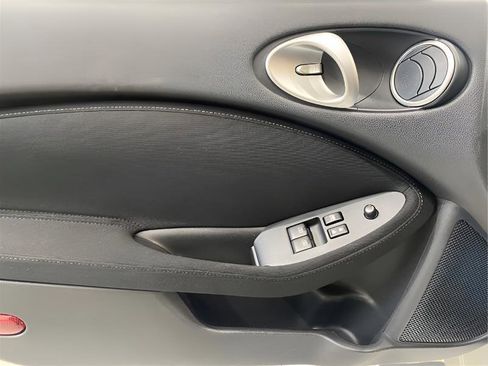 Used 2017 Nissan 370Z Coupe image 14