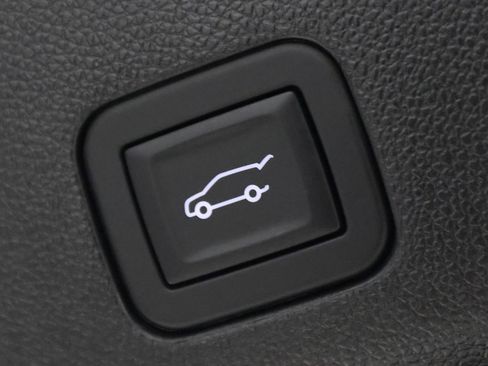 Used 2026 Chevrolet Tahoe Z71 w/ Comfort Package image 15