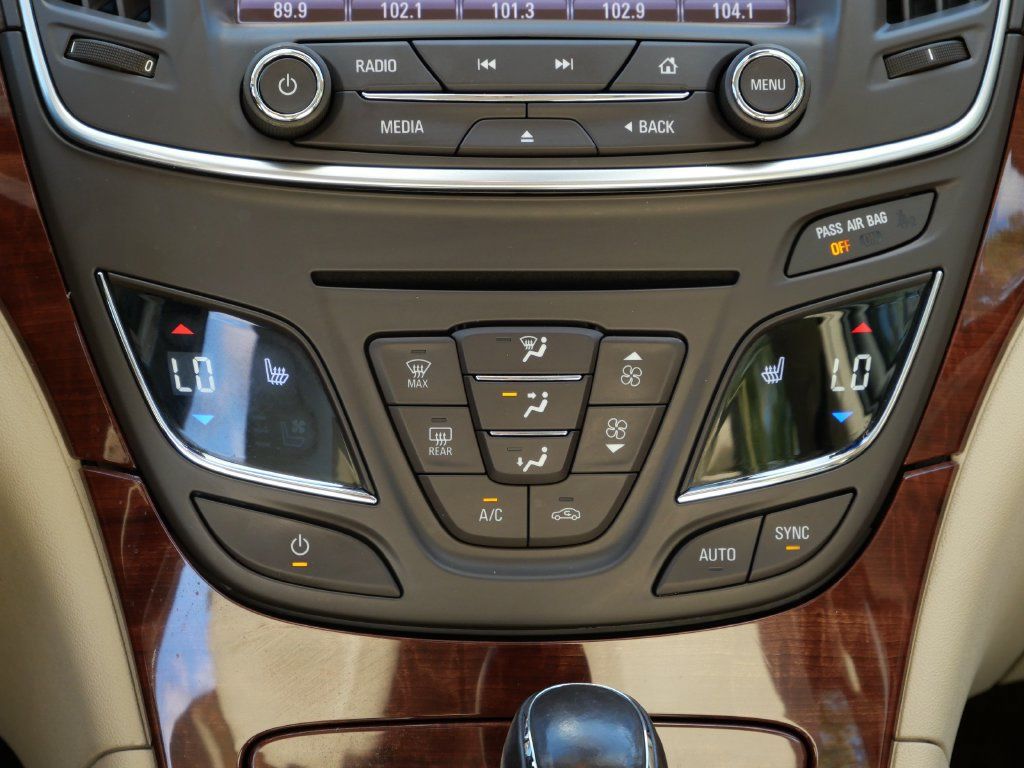 Used 2016 Buick Regal Premium w/ Driver Confidence Package #1 FWD image 18