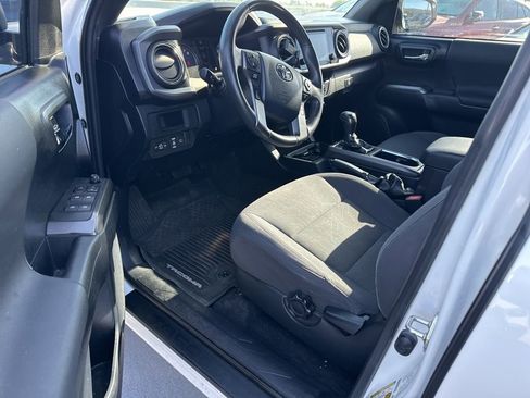 Used 2019 Toyota Tacoma TRD Sport w/ Technology Package image 8