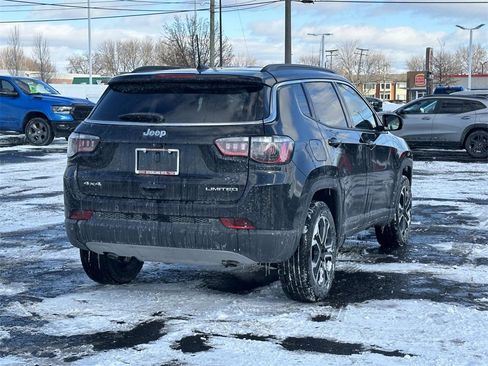 Used 2024 Jeep Compass Limited image 4