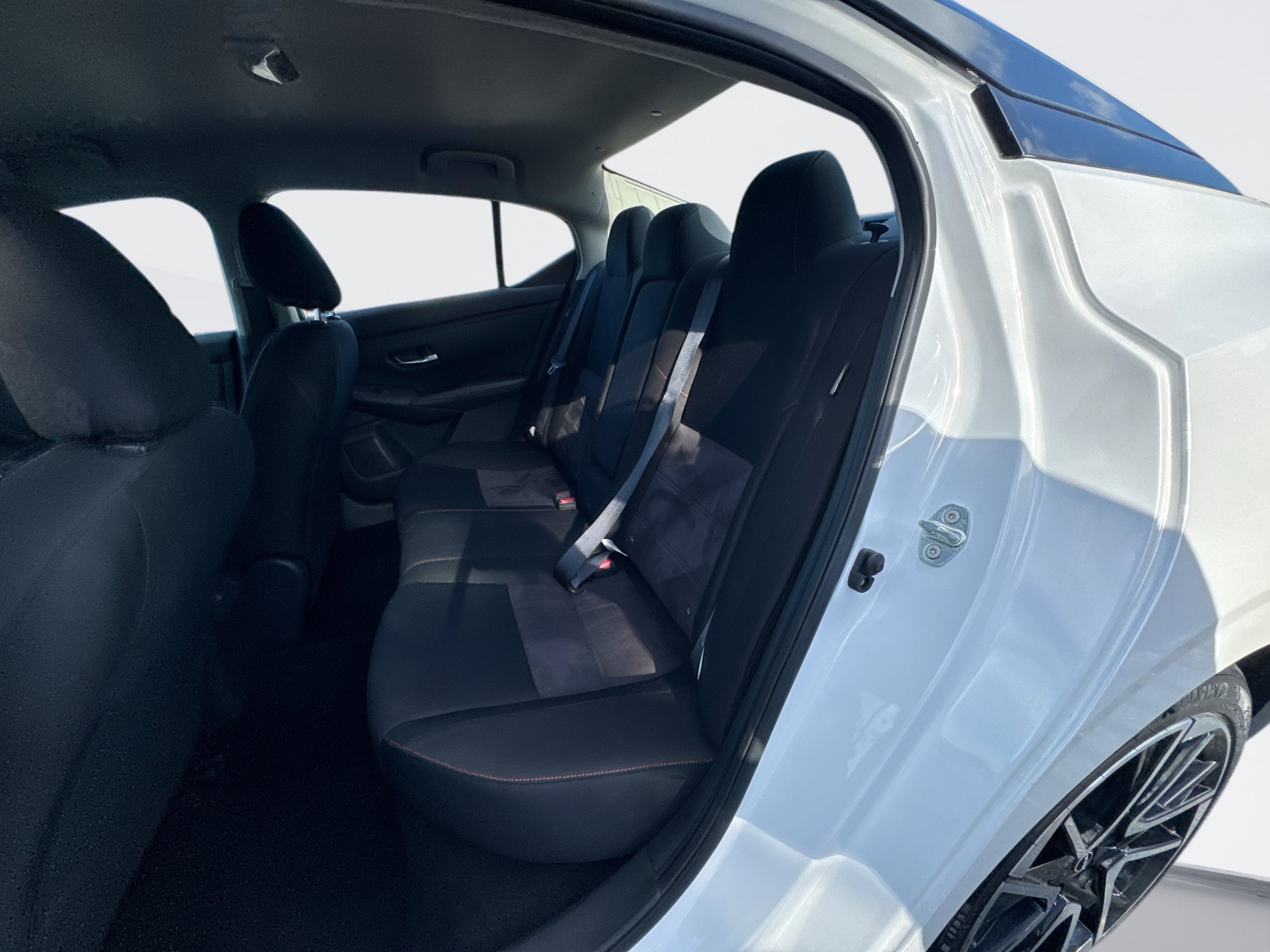 Certified 2025 Nissan Sentra SR FWD image 14