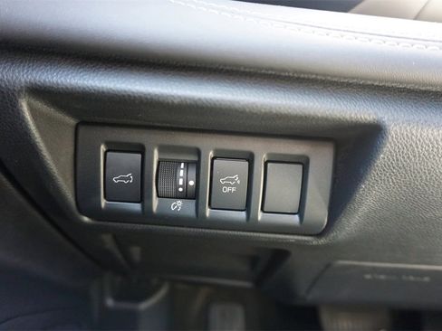 Used 2020 Subaru Outback Limited image 5