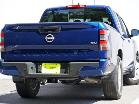 Used 2023 Nissan Frontier SV w/ SV Premium Package RWD image 4