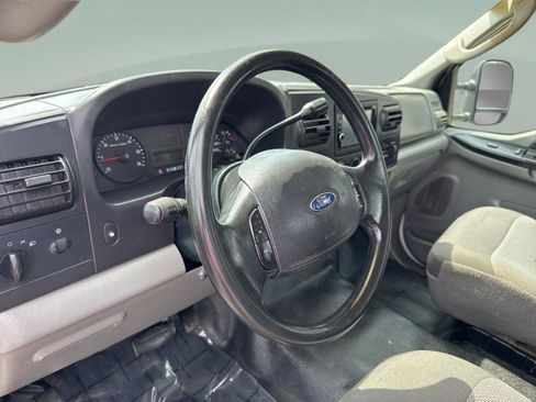 Used 2005 Ford F250 4x4 SuperCab Super Duty image 12