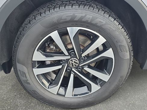 Used 2024 Volkswagen Tiguan S image 30