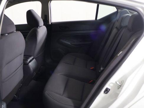 Used 2025 Nissan Altima 2.5 SV FWD image 25
