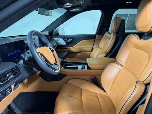 Certified 2025 Lincoln Aviator Black Label w/ Jet Appearance Package image 18