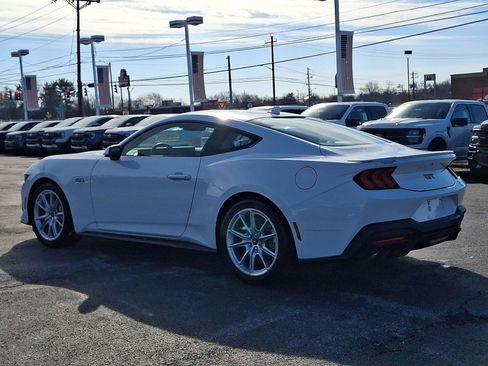 Certified 2025 Ford Mustang GT Premium image 4